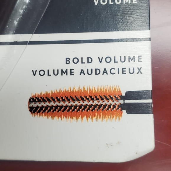 COVERGIRL LASH BLAST VOLUME MASCARA - Picture 3 of 3